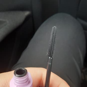 Gratis Ve İçi Boş Maskara