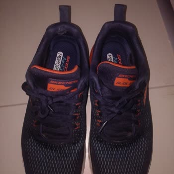 Skechers Marka Ayakkabı İç Topuk Kısmında Deforme