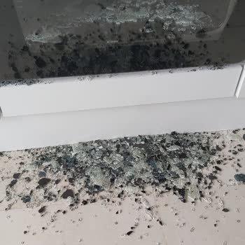 Profilo Fırın Camı Patladı