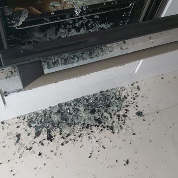 Profilo Fırın Camı Patladı