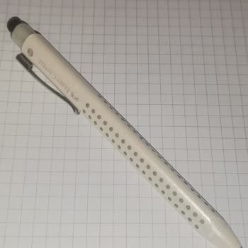 Faber Castell Grip 2011 Arka Kapak Kırıldı