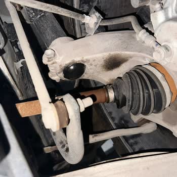 Nissan Ankara Nissan Efe Bayisi'nden Aldığım Qashqai'de Aks Kolları Paslanmış