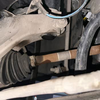 Nissan Ankara Nissan Efe Bayisi'nden Aldığım Qashqai'de Aks Kolları Paslanmış