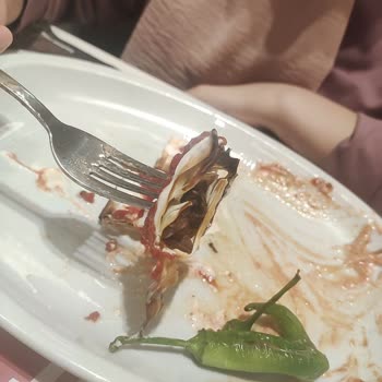 By Döner İn Kalitesiz Ve Vasat Döner Ve İskenderi