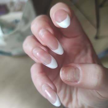 Aşkın Sever Beauty Center Dökülen Kirpik Dökülen Protez Tırnak