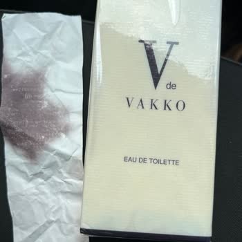 Vakko Parfüm Jelatinli Olmasına Rağmen Sızdırılmış