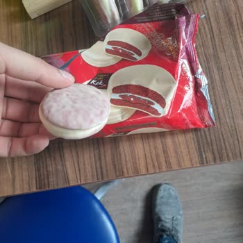 Luppo Red Velvet Beyaz Çikolatanın Miktarı Fotoğrafla Uyuşmuyor.