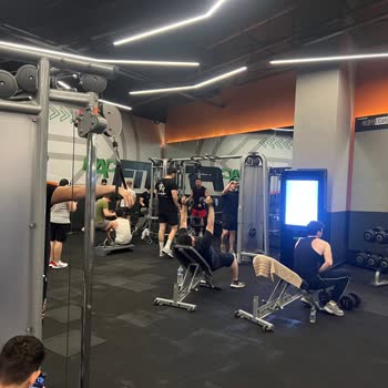 MACfit (Antalya) Macfit Erasta Makine Sırası