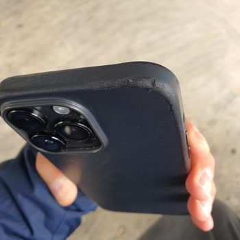 iPhone Deri Kılıf Sorunu