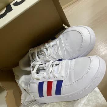 Adidas'dan Aldığım Ayakkabı İçin Hiçbir Şekilde Yardımcı Olmamaları