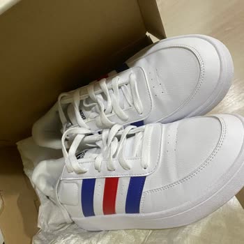 Adidas'dan Aldığım Ayakkabı İçin Hiçbir Şekilde Yardımcı Olmamaları