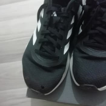 Marmara Park Boyner Mağazası Adidas Delik Şikayeti