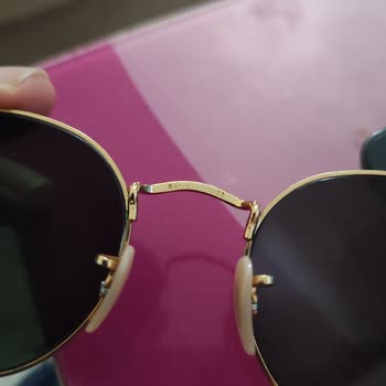 Rayban Kaplaması Soyulan Gözlük