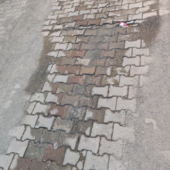 Seferihisar Belediyesi Yolların Bozuk Ve Düzensiz Olması