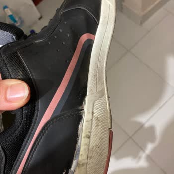 Kinetix Ayakkabı İki Ayda Parçalandı