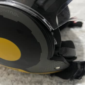 Axor Helmets Kalitesiz Ve Muhatap Yok!