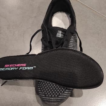 Skechers Spor Ayakkabı Üretim Hatası
