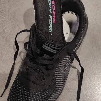 Skechers Spor Ayakkabı Üretim Hatası