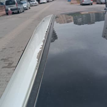 Toyota Kronik Boya Soyulmasının Üretim Kaynaklı Olmadığını Söylüyor :)