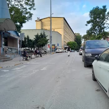 İstanbul Üniversitesi Tıp Fakültesi Otoparkta Engelli Aracı Yeri İşgali