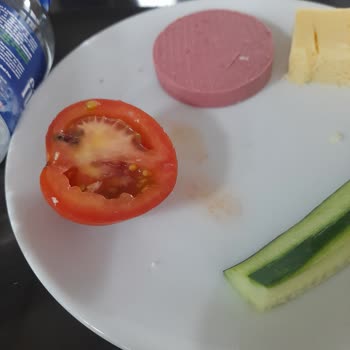 Kredi Ve Yurtlar Kurumu Yemekhanesi Hijyenden Bihaber