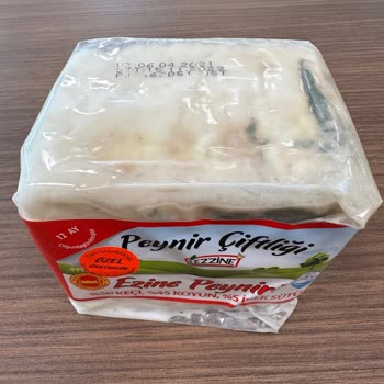 BİM Peyniri Son Kullanma Tarihine 6 Ay Varken Buzdolabında Küflendi