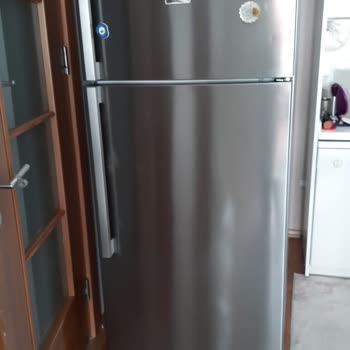 Beko Buzdolabında Gövde Gaz Kaçağı Var Ürünü Çöpe Atın Demekte