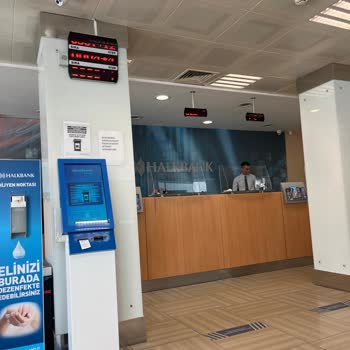 Halkbank Gişe Personeli Yetersizliği