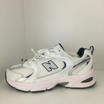 Sporestep Instagram'dan Gönderilen Ayakkabının Renginin Yanlış Olması