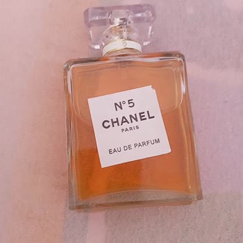 Kokusepetiii (Instagram) Sayfasından Alınan Chanel N°5 Parfümü