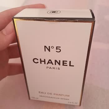 Kokusepetiii (Instagram) Sayfasından Alınan Chanel N°5 Parfümü