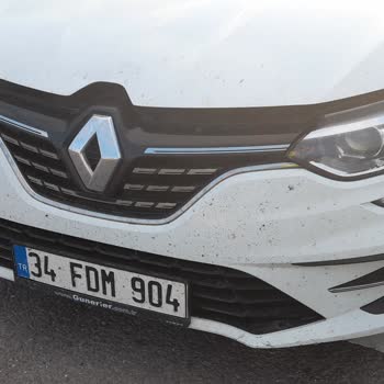 Renault Megane 2022 Seyir Halinde Kaput Açılması