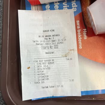 Burger King Kıl Çıktı Ekmek Taş Gibiydi!