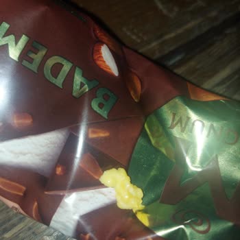 Magnum Dondurma İçinde Farklı Cisim