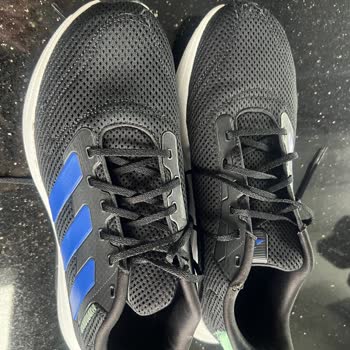 Adidas Ayakkabı 1 Ayda Parçalandı