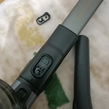 Philips Ev Aletleri Philips Aqua Plus Süpürge Borusundaki Düğmesinin Durduk Yere Kırılması