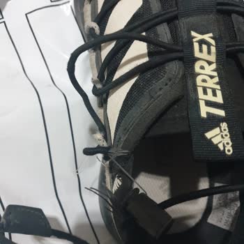 10 Günde Bağcığı Kopan Dikişleri Atan Adidas Ayakkabı