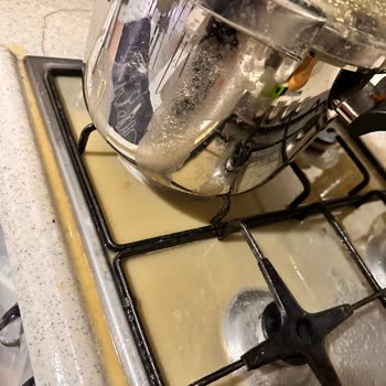 Emsan Düşüklü Tenceresi Patlıyordu