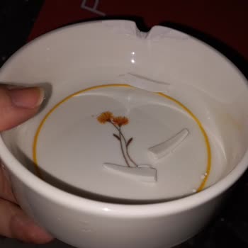 Saribulut.com Sarıbulut'tan Almış Olduğum Yemek Takımı Sorunlu