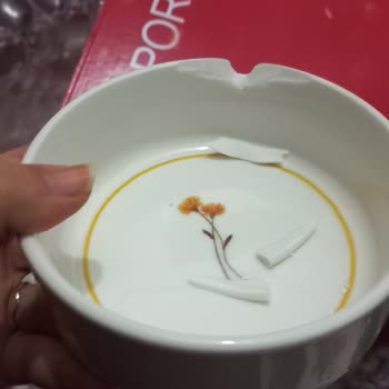 Saribulut.com Sarıbulut'tan Almış Olduğum Yemek Takımı Sorunlu