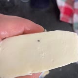 BİM Hellim Peyniri İçinden Bir Şey Çıktı