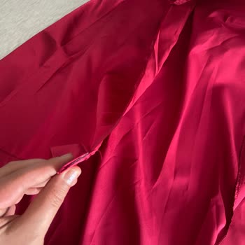 Abiye Merkezi Kusurlu Ürün Görselle Aynı Olmayan Renk Mağazanın Müşteriye Tutumu