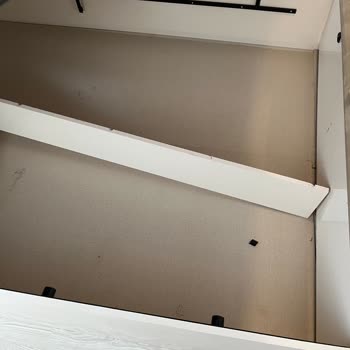 Kargılı Mobilya Mağazası 6 Aylık Mobilyanın 2 Kez Kırılması