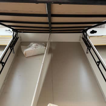 Kargılı Mobilya Mağazası 6 Aylık Mobilyanın 2 Kez Kırılması