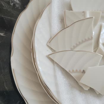 Kütahya Porselen Kırık Ürünlerin Değişimini Talep Ediyorum.