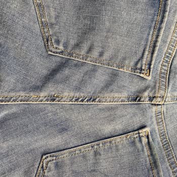 Mavi Jeans Kotumda Lekeler Oluştu.