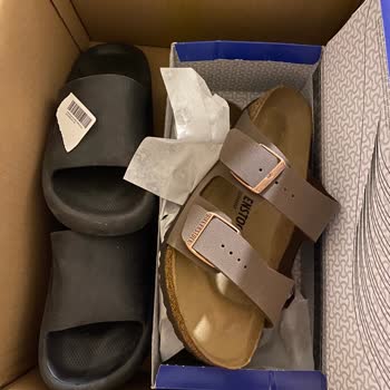 A101 Birkenstock Yerine WC Terliği Gönderdi