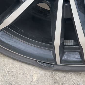 Pirelli P Zero Pz4 Rft Lastik 5 İnci Ayında Yarıldı.