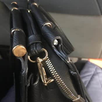 Azade'den Aldığımız Çantaya Vidası Kayboldu, Yardımcı Olmadılar!