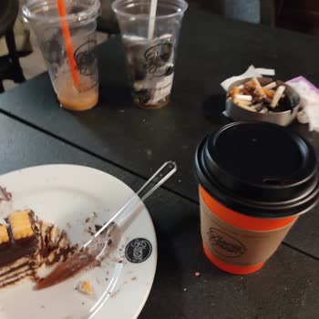 Gloria Jean's Coffee Bahçelievler'de Masalar Pis Ve Hizmet Yok